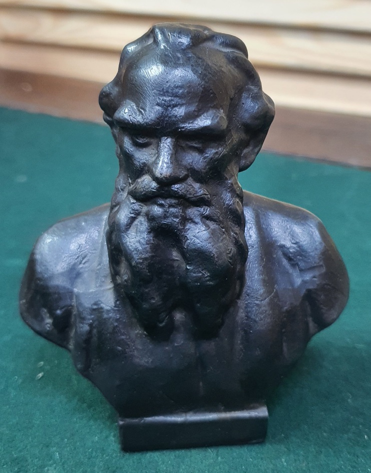 Бюст "Толстой Л.Н.", литье, клеймо "Свердл СНХ"